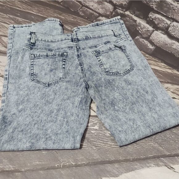 DG2 by Diane Gilman Stonewashed Jeans 8P - Picture 2 of 4
